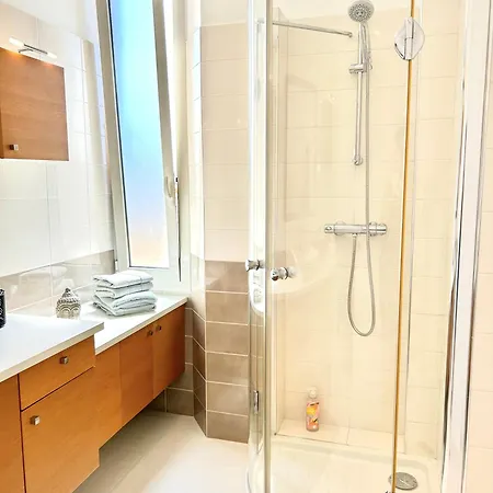 Emplacement Centre * Cannes